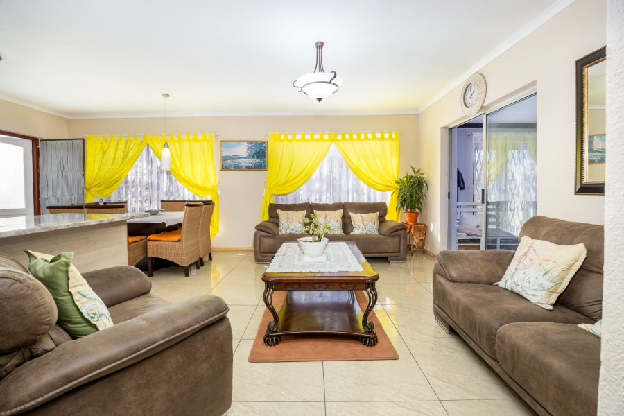 4 Bedroom Property for Sale in Mabille Park Western Cape